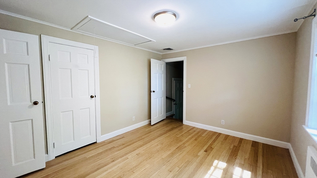 30 Thackeray Rd, Wellesley