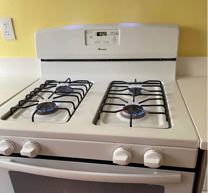 512 Pine St, Fall River