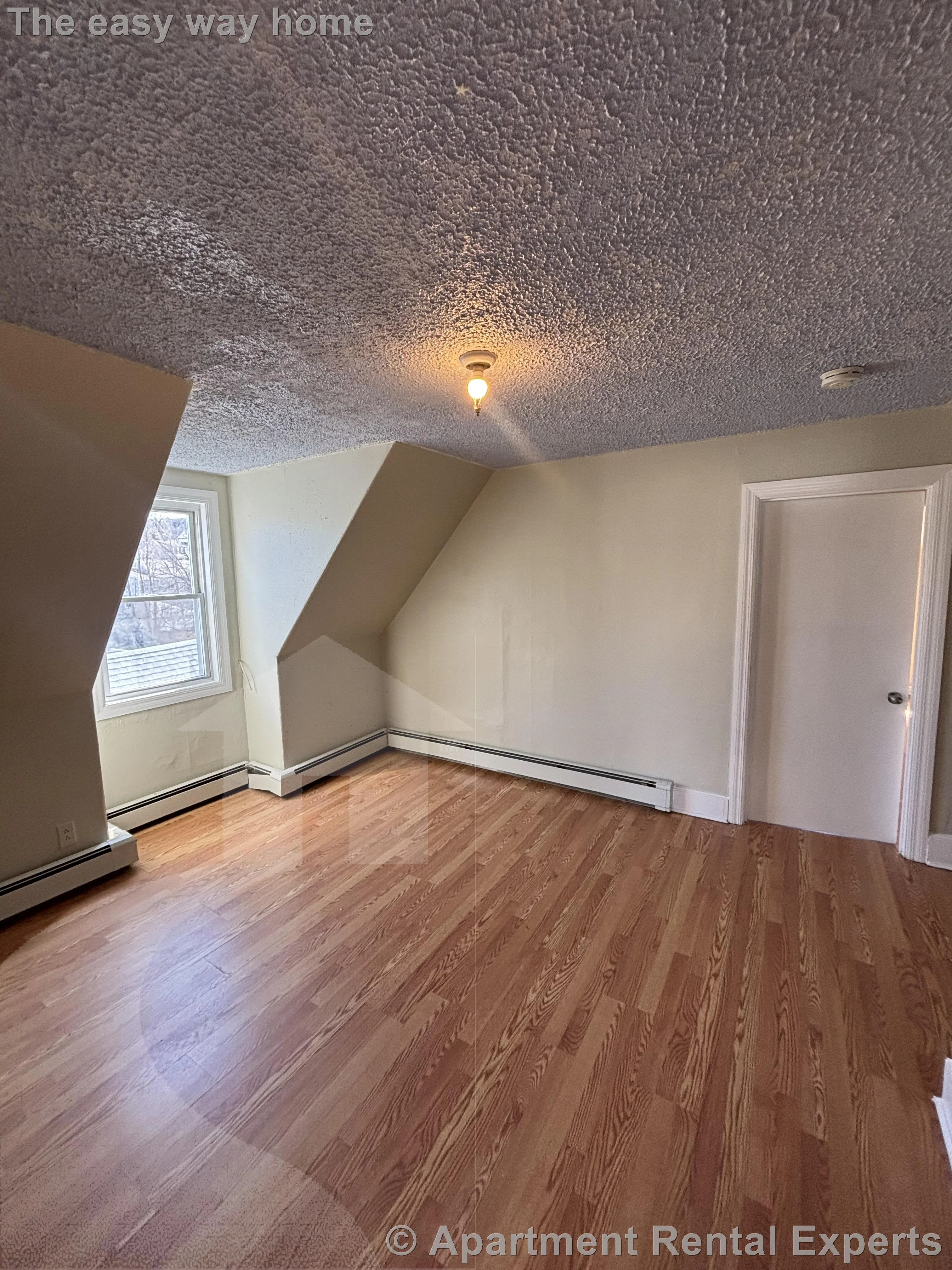 569 Main St, Magoun Square