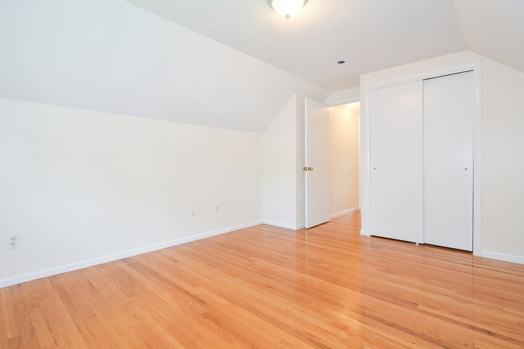 33 Robin Rd, Westborough