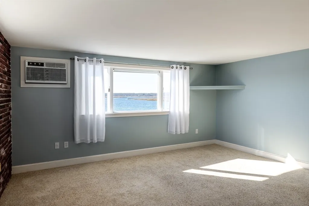 33 Eagle Hill Rd, Great Neck