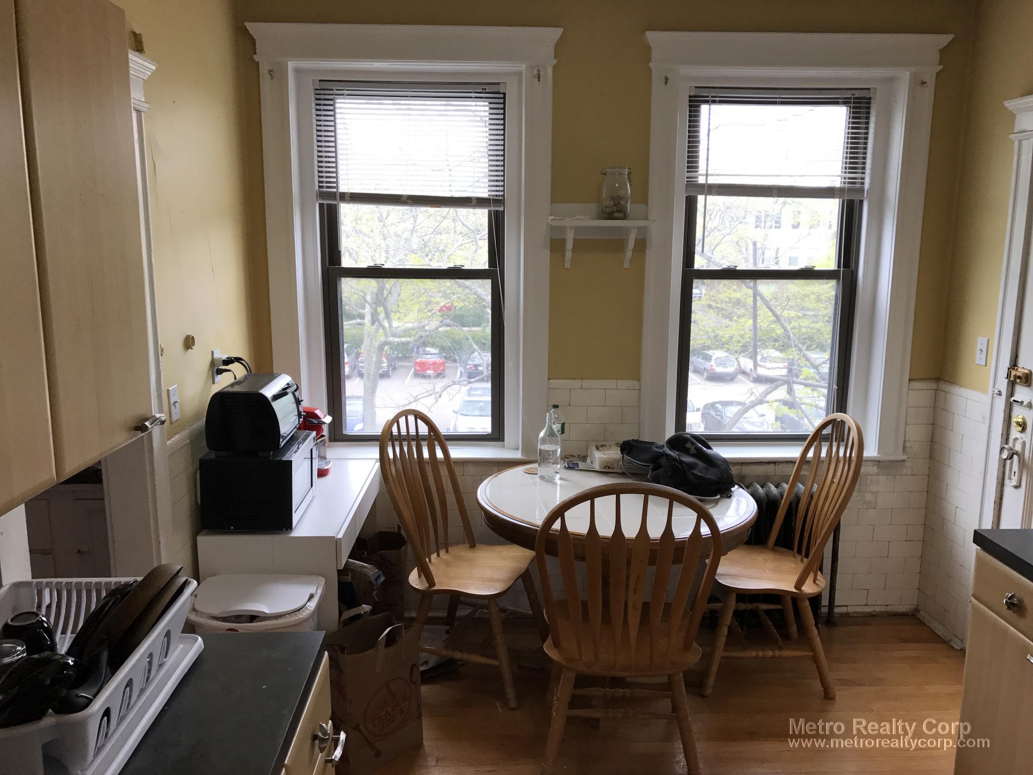 12 Greenway Ct, Coolidge Corner