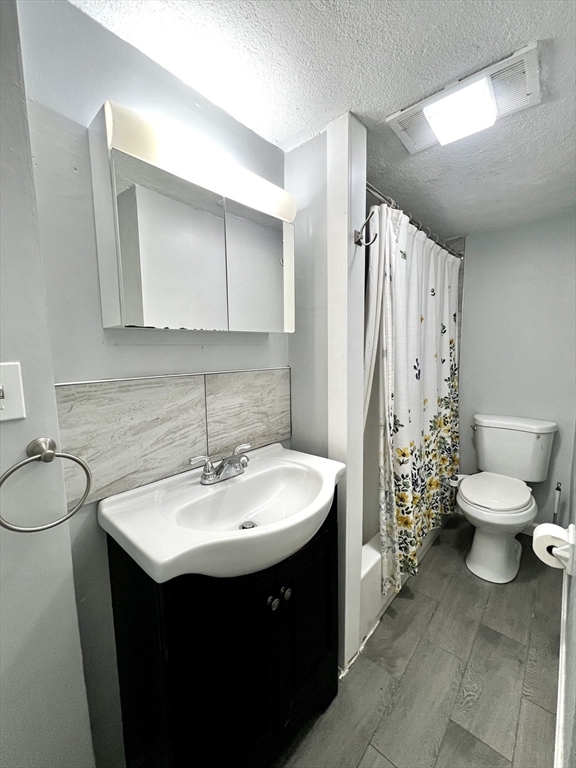 572 Main St, Watertown