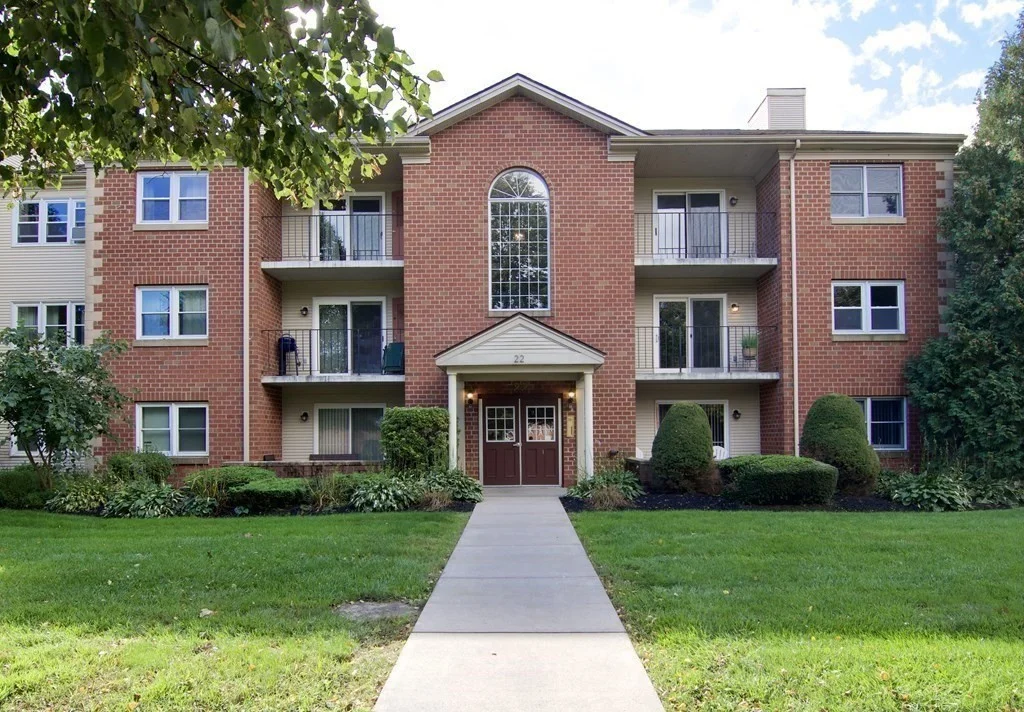 22 Maple Crest Cir, Holyoke