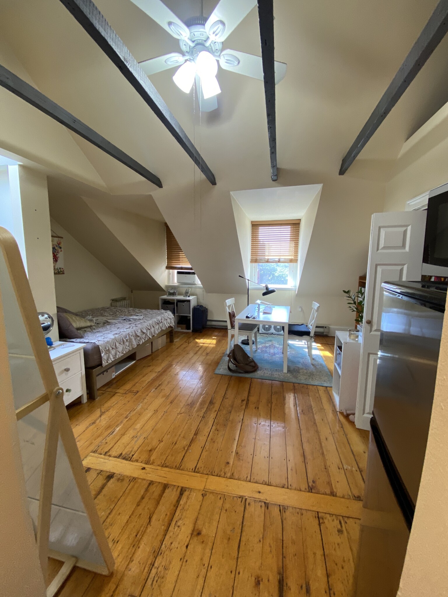 32 Irving St, Beacon Hill