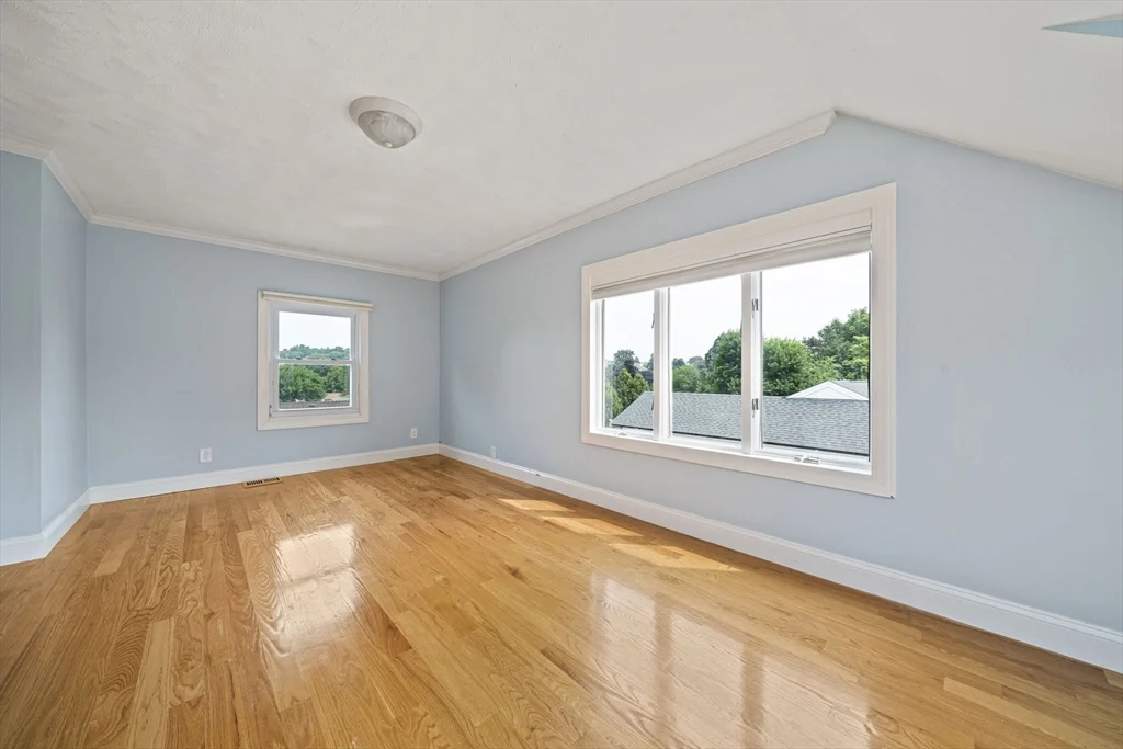 28 Hillside Ave, Stoneham