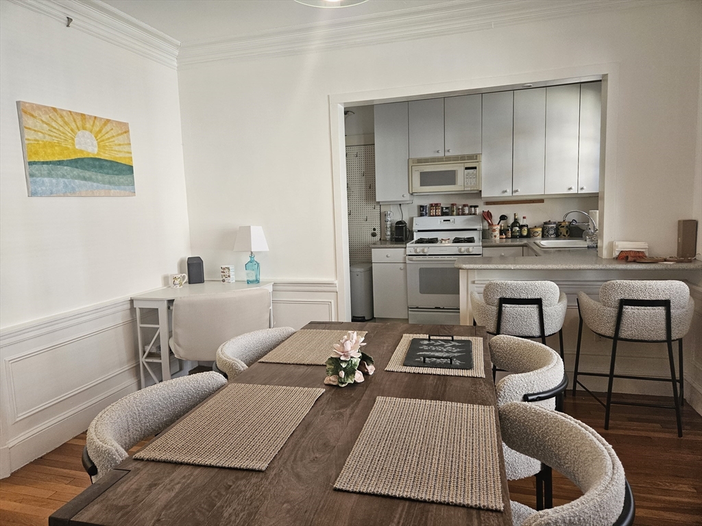 77 Martin St, Neighborhood Nine