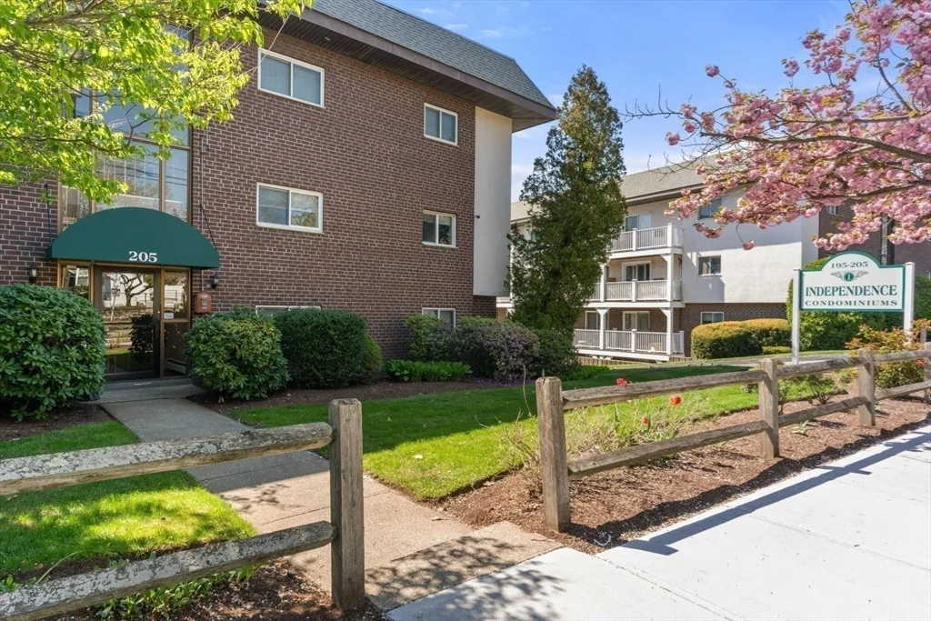 205 Independence Ave, Quincy