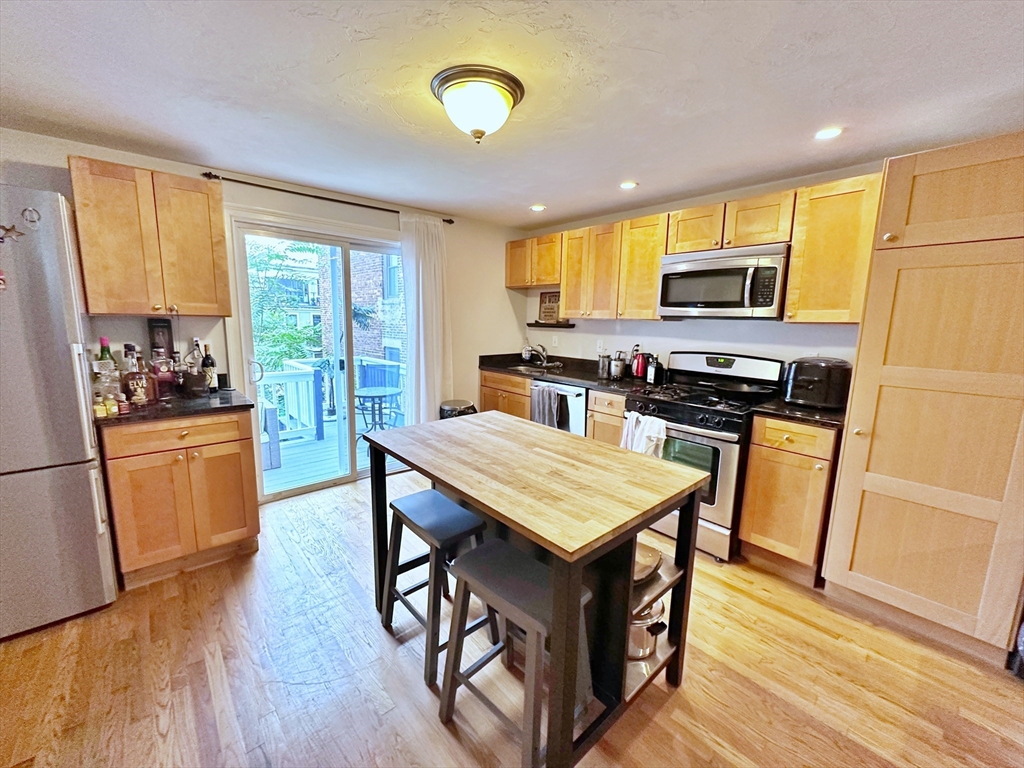 364 Sumner St, East Boston