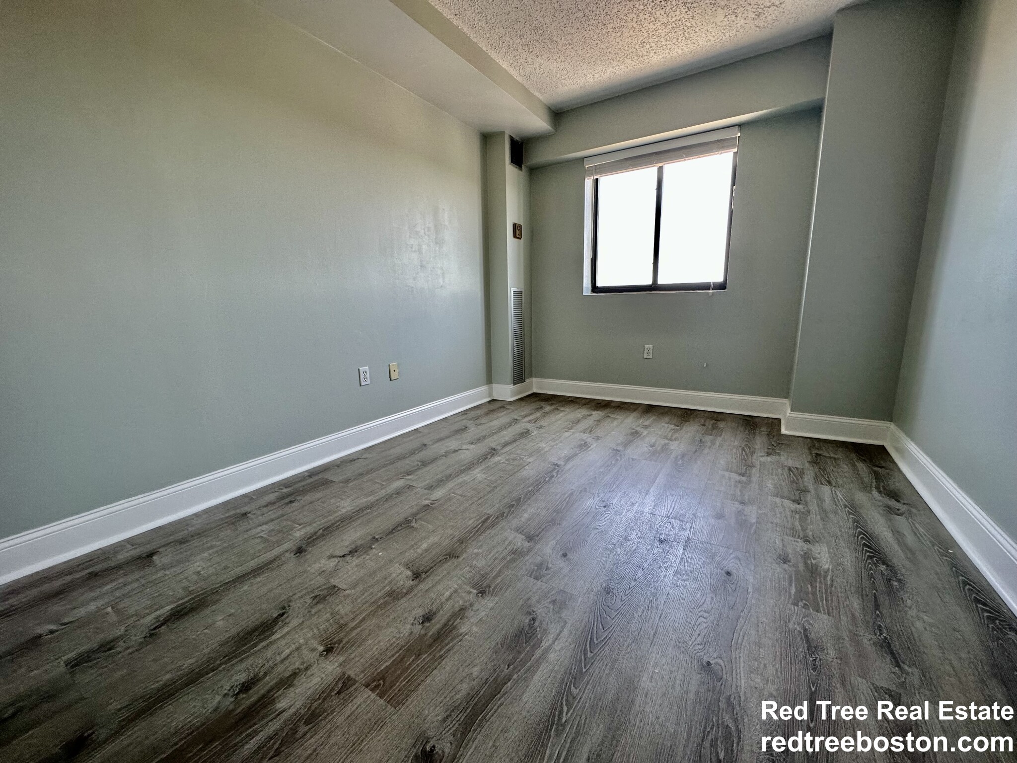 15 North Beacon St, Allston
