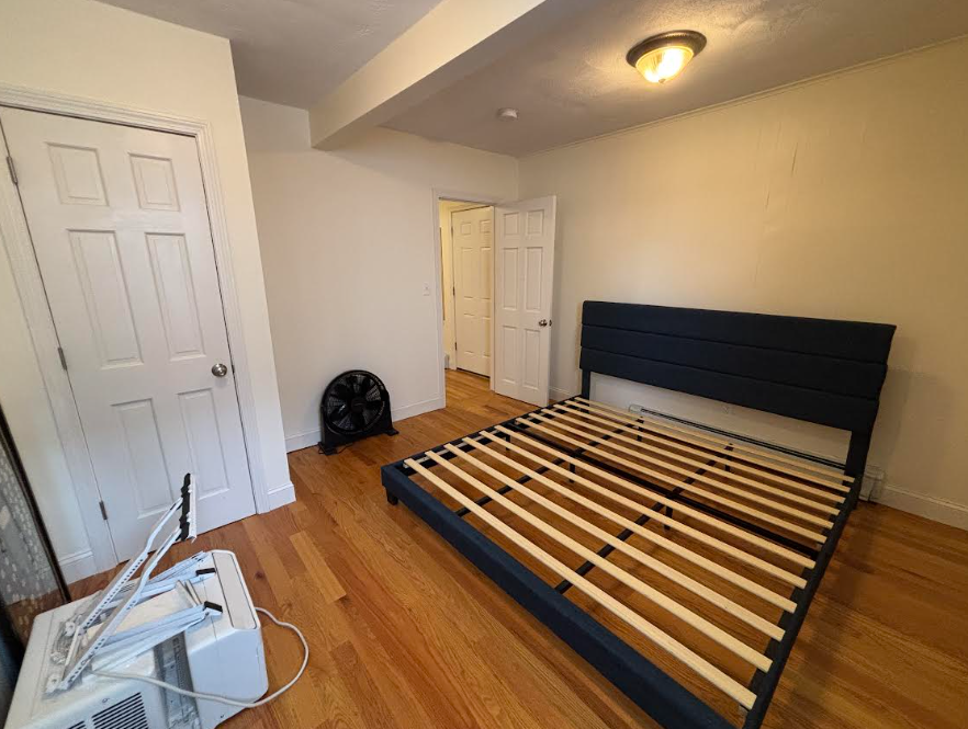 82 Sacramento St, Ward Two