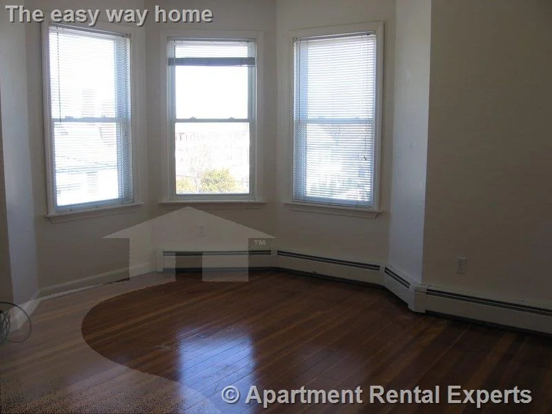 8 Pearl St, Tufts