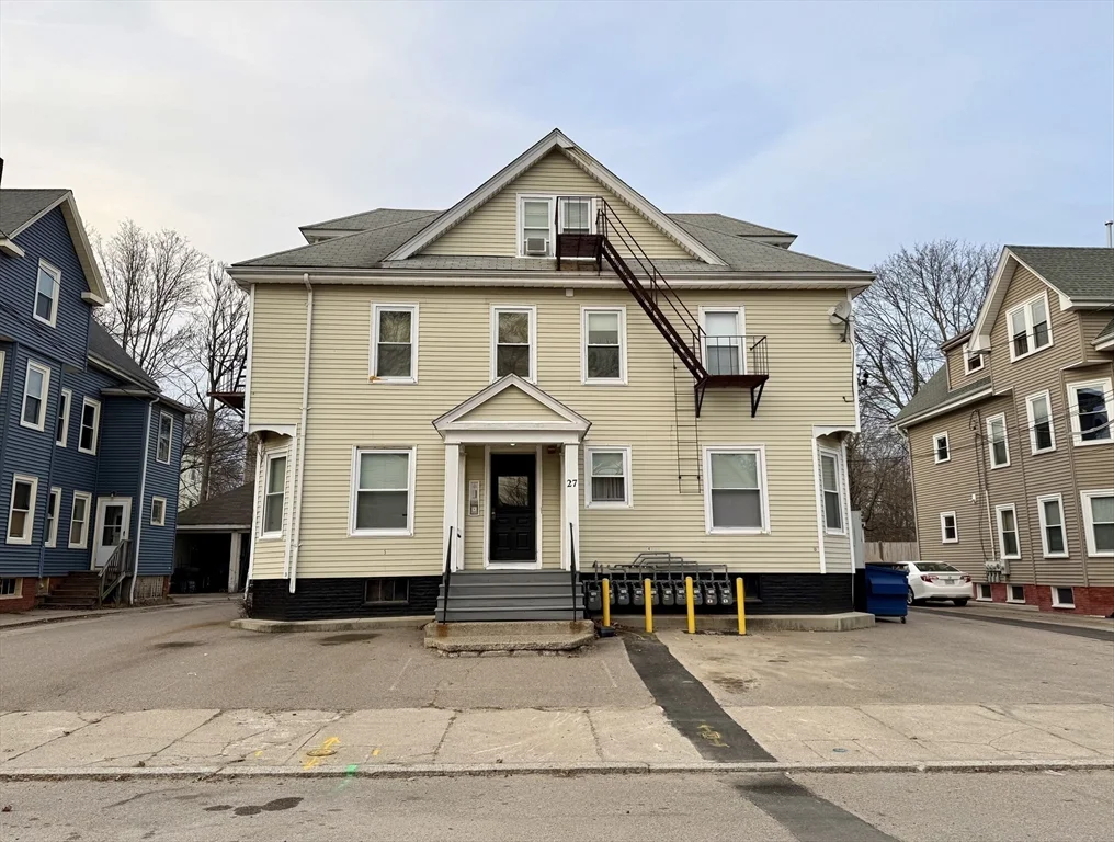 29 John St, Attleboro