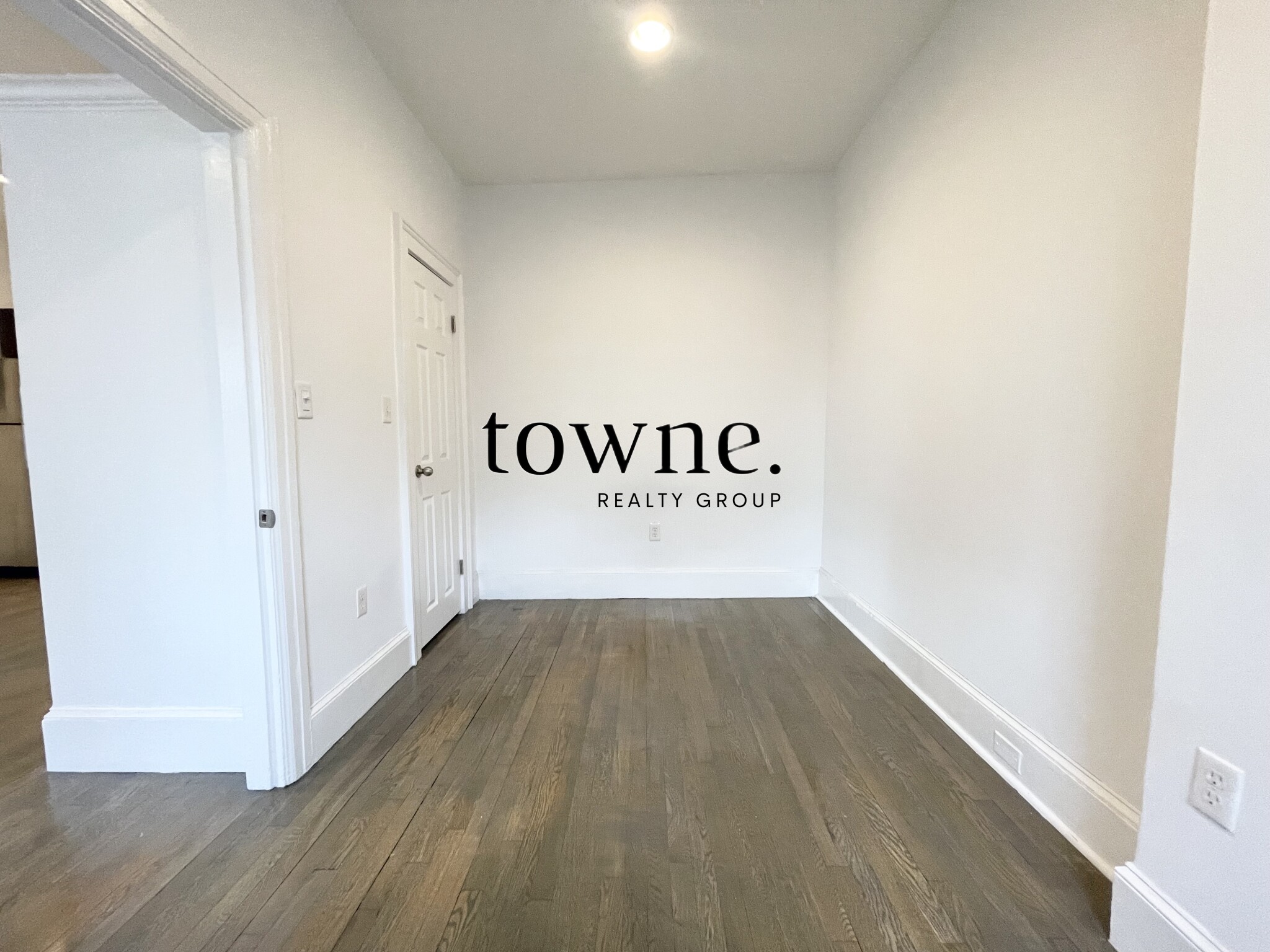 225 Newbury St, Back Bay