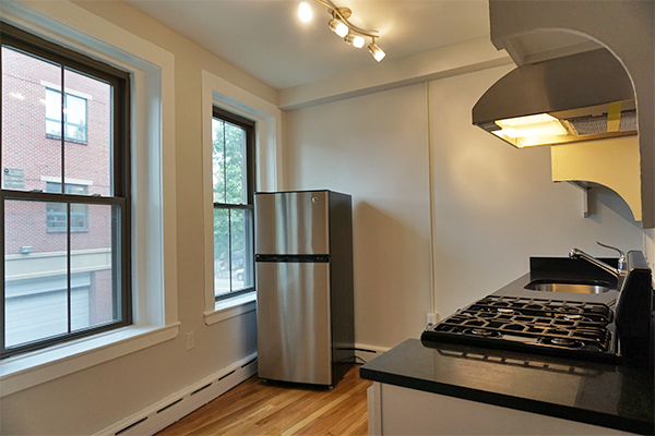 106 Willow St, Wellington-Harrington