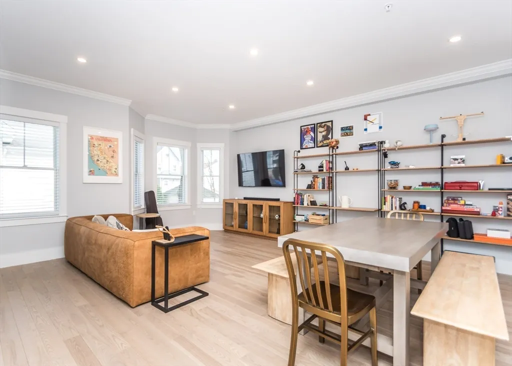 29 Cherry St, Waltham