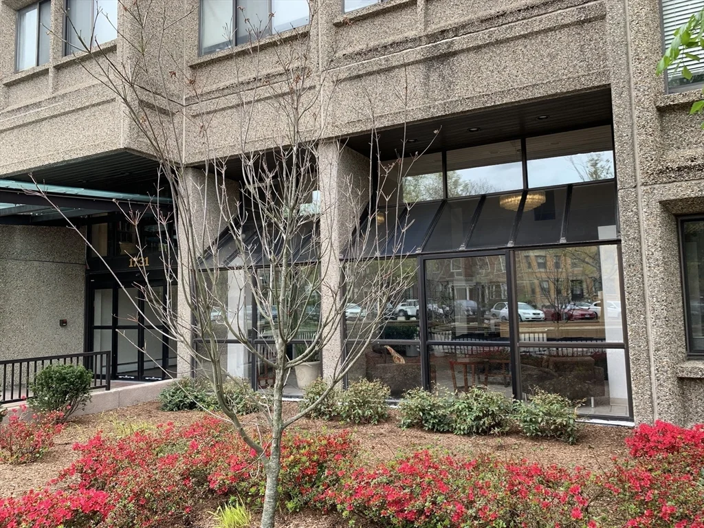 1731 Beacon St, Brookline