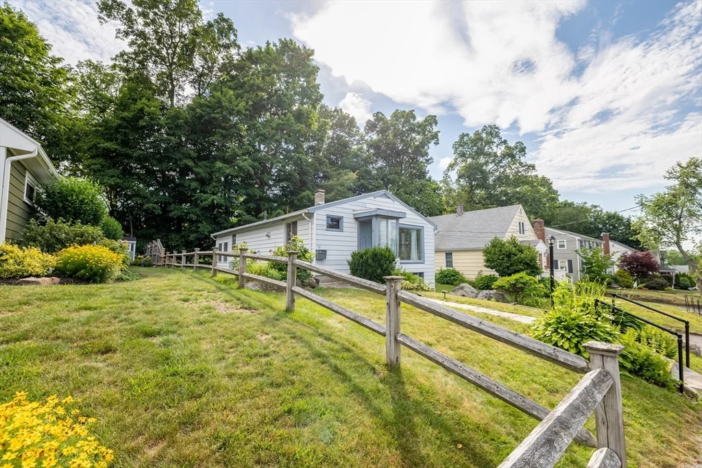 65 Sassamon Ave, Milton