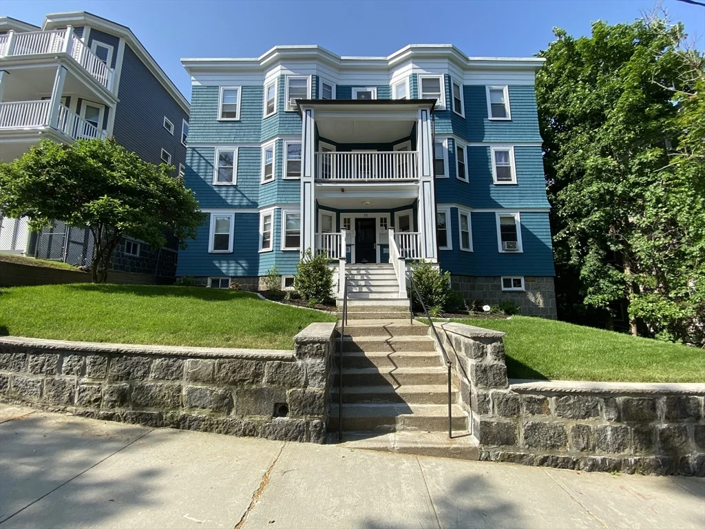 51 Montebello Rd, Jamaica Plain
