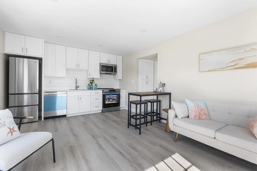 112 West Main, Barnstable