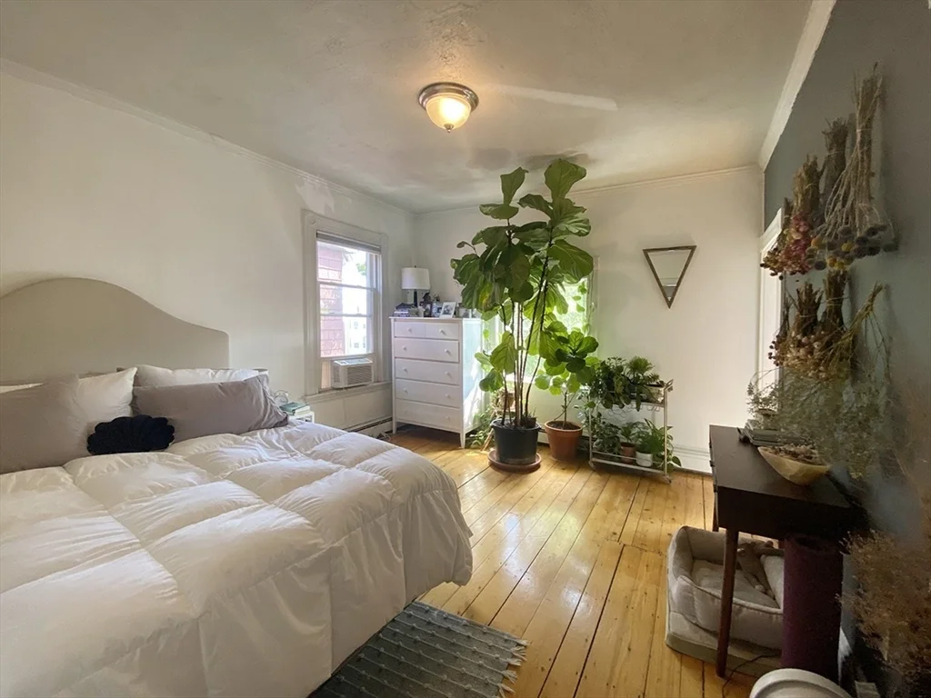 496 Sumner St, East Boston