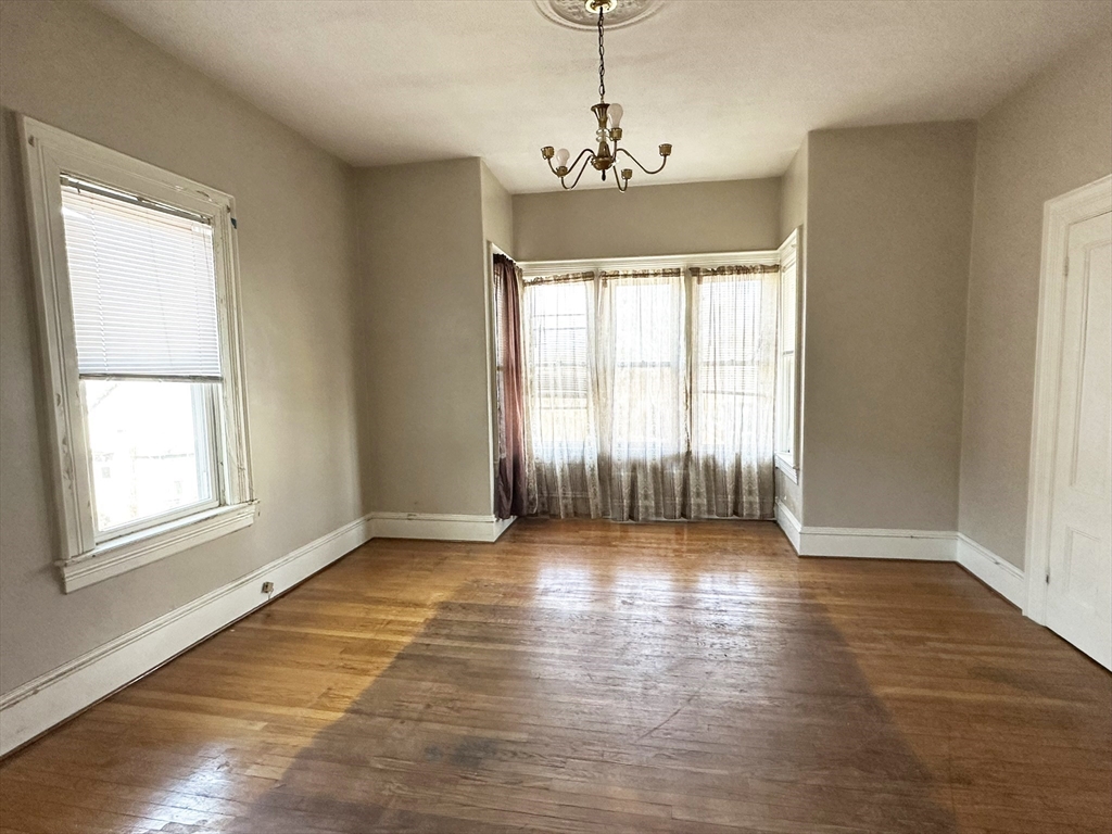 47 Hathaway St, Fall River