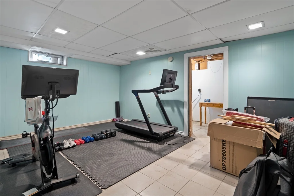 41 Bishop Dr, Framingham