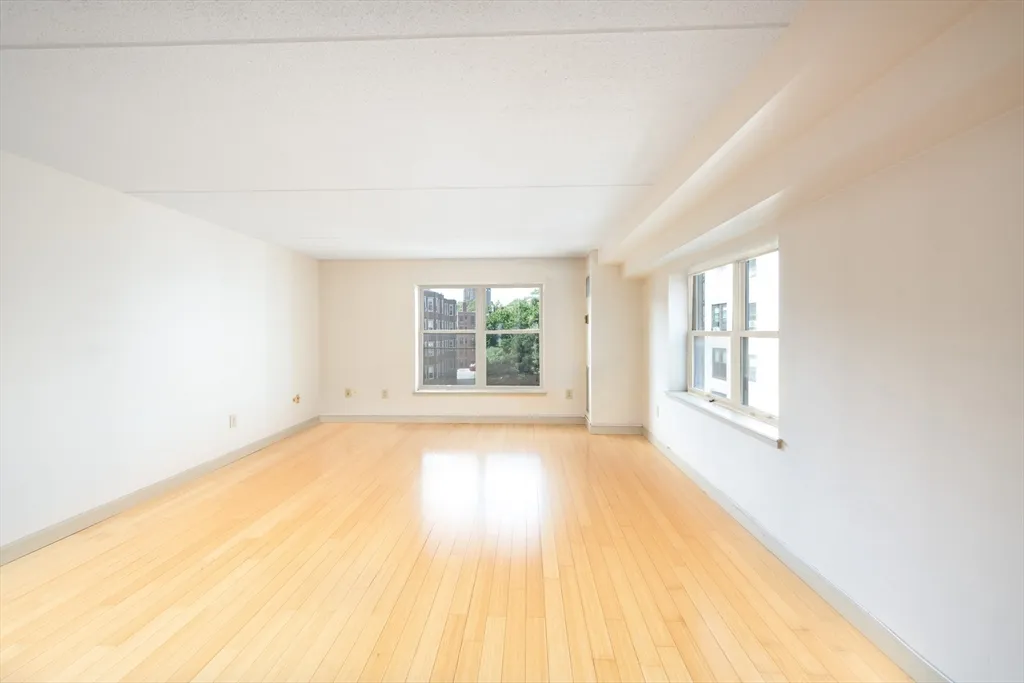 108 Peterborough St, Fenway