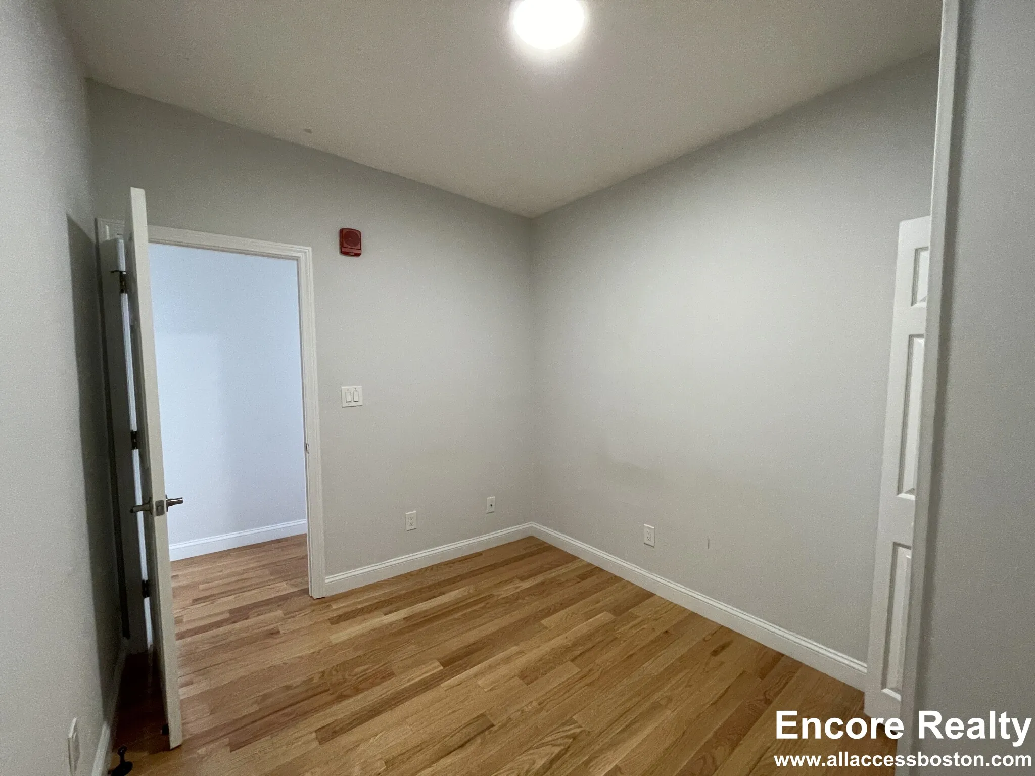 19 Peterborough St, Fenway