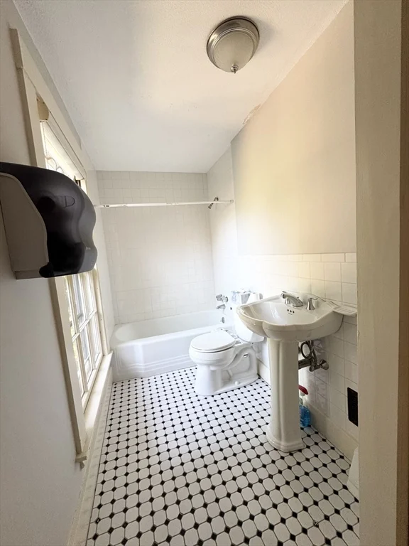 344 Lowell St, Lexington