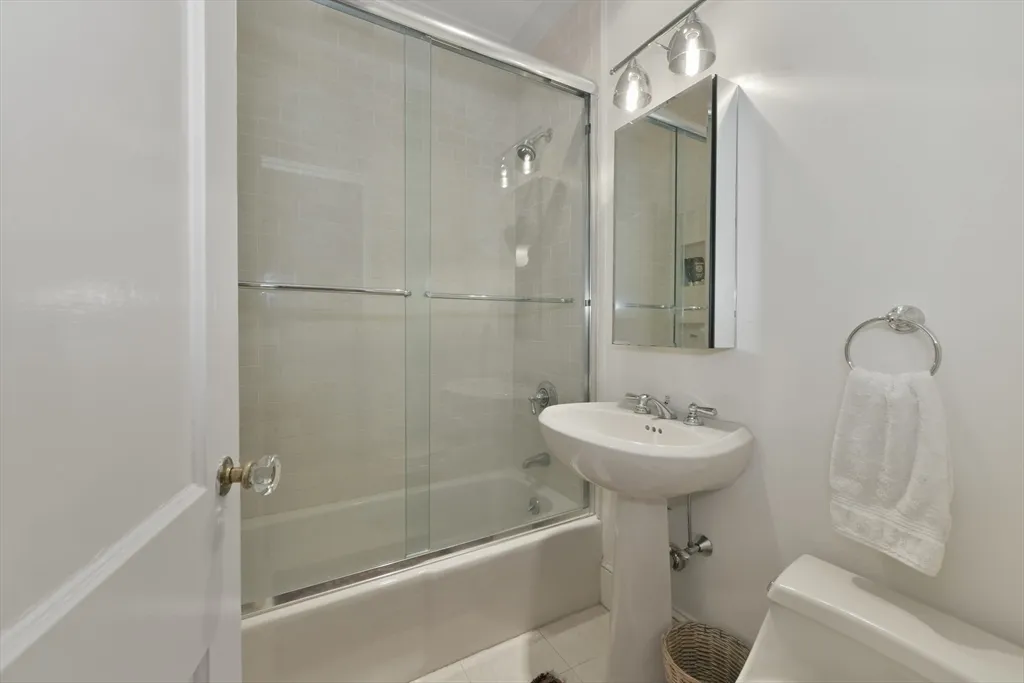 250 Commonwealth, Back Bay