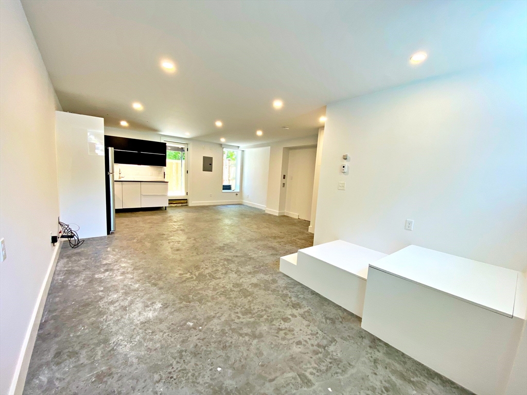 406 Sumner St, East Boston