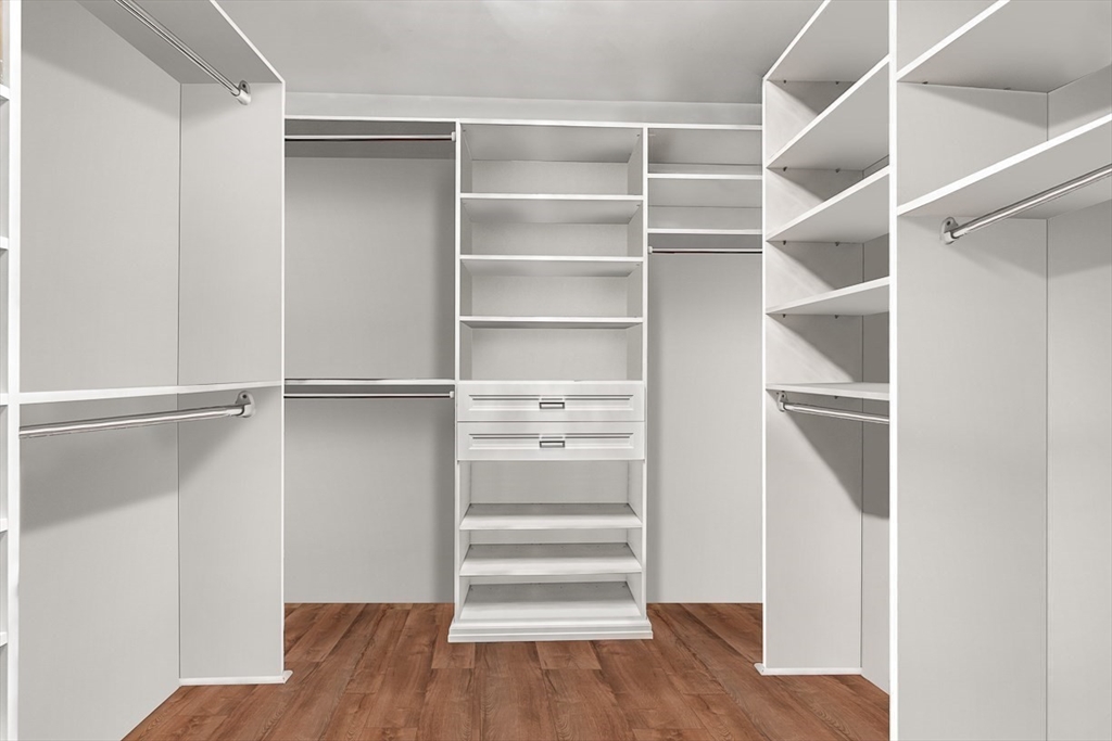 85 E India Row, Waterfront