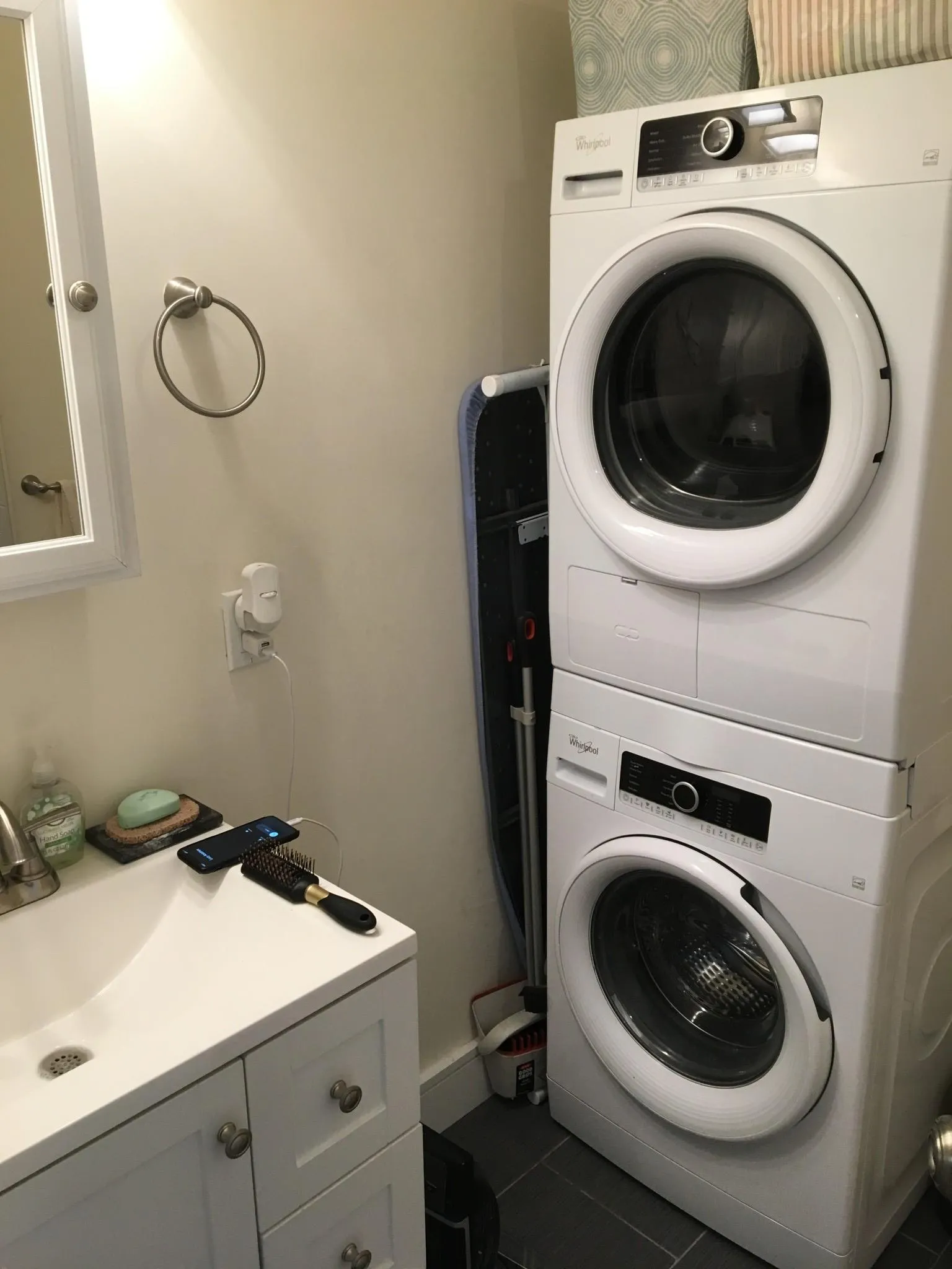 877 Beacon St, Fenway