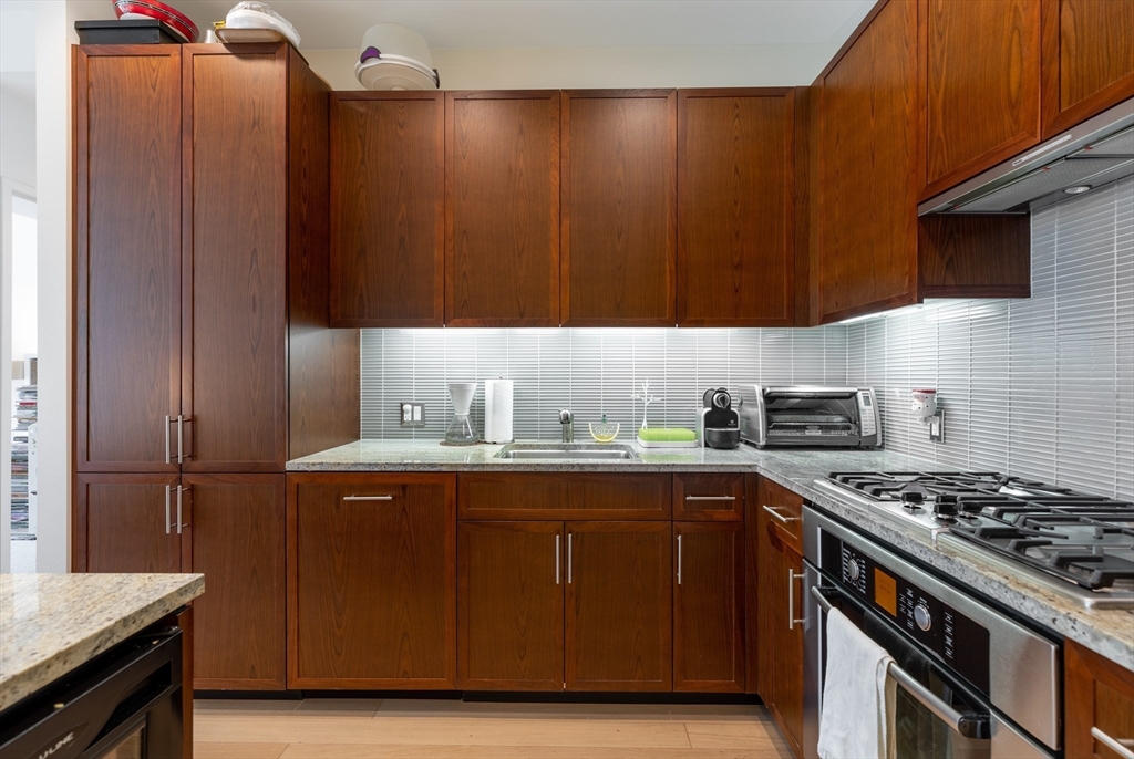 580 Washington St, Midtown