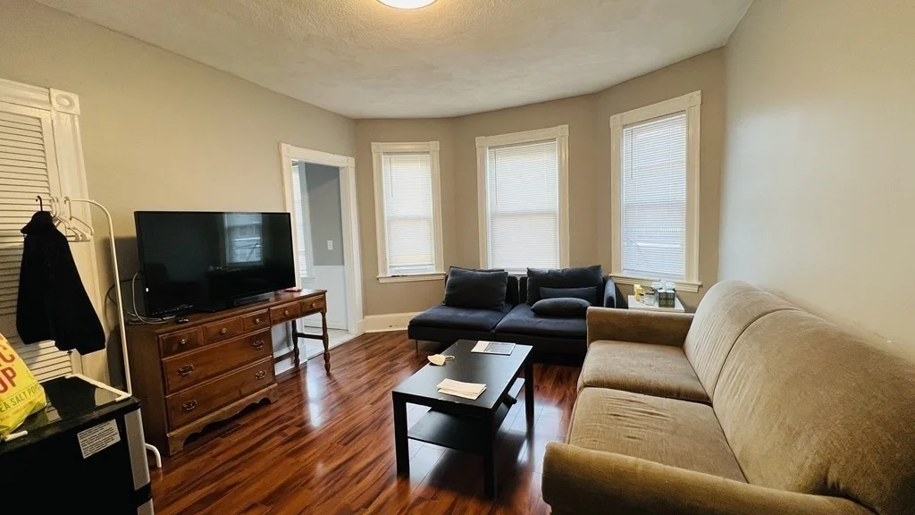 60 Fiske St, Waltham