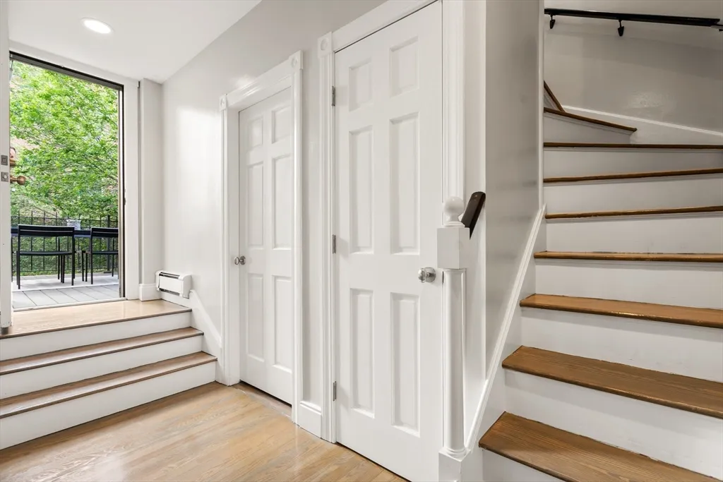 203 Saint Botolph St, Back Bay