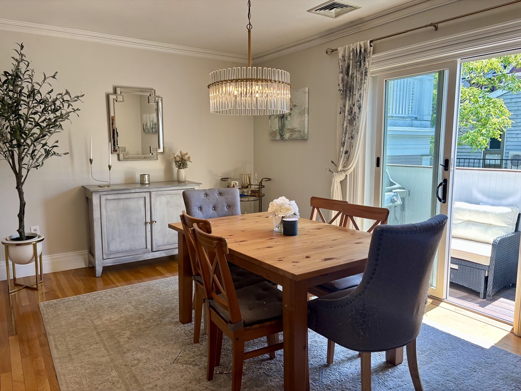 7 Pleasant St, Charlestown