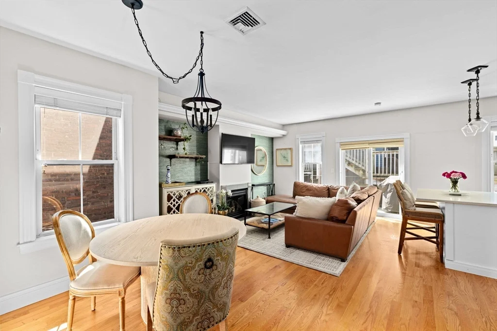 471 East 3rd St, South Boston