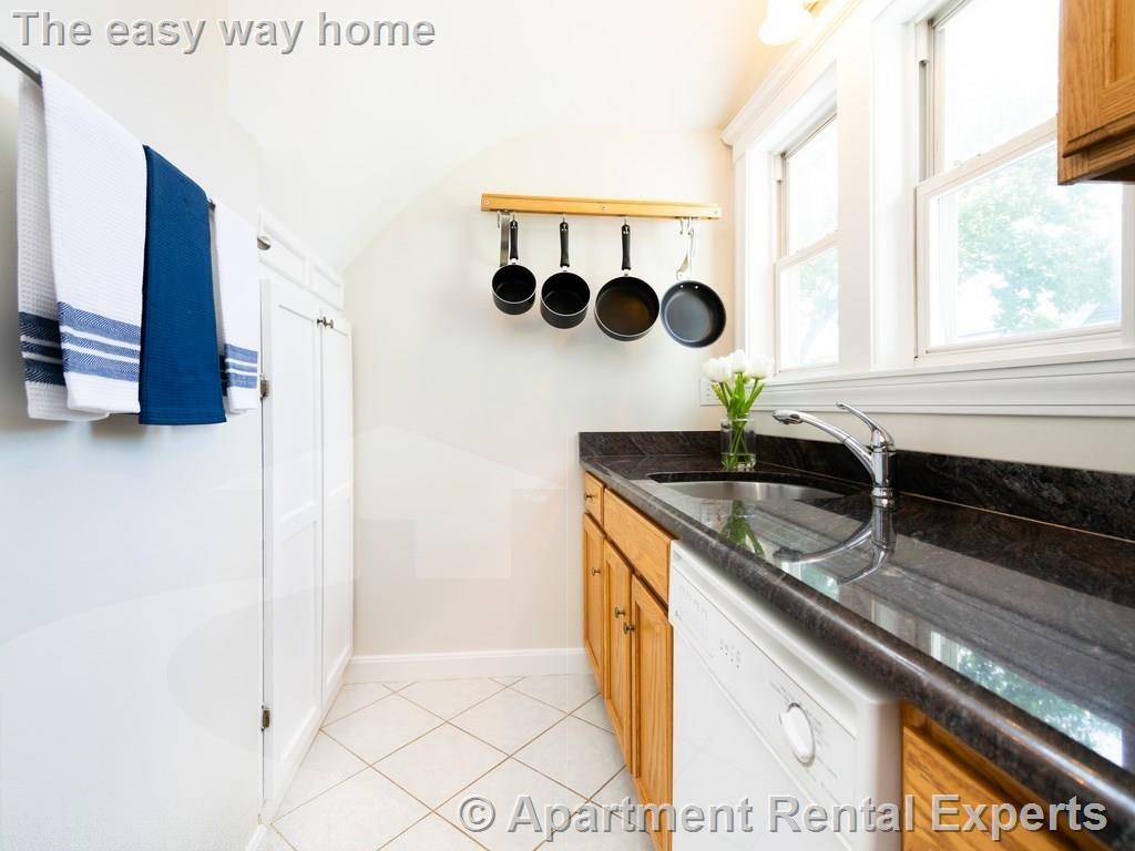 6 Clifton St, Davis Square