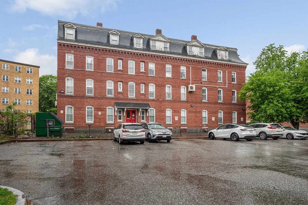 90 Appleton St, Lowell