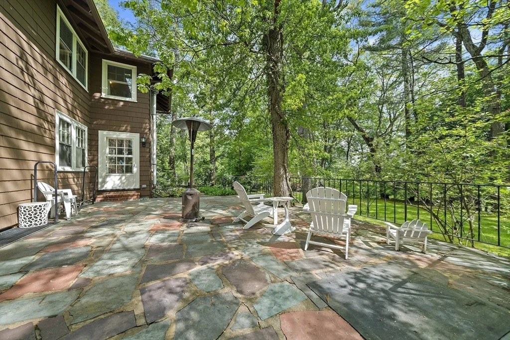 19 Ridge Rd, Newton
