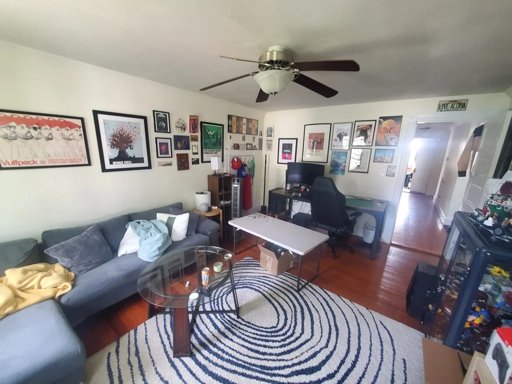 21 South Central, Wollaston