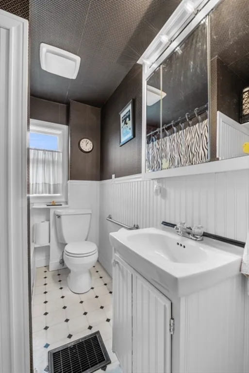 12 Endicott St, Saugus