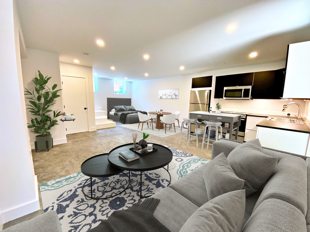 406 Sumner St, East Boston