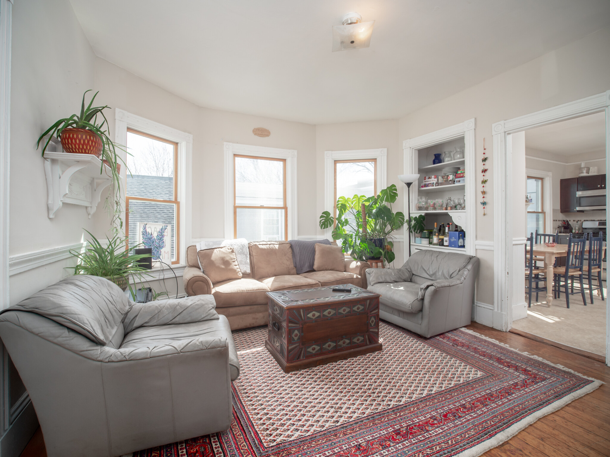 318 Beacon St, Ward Two