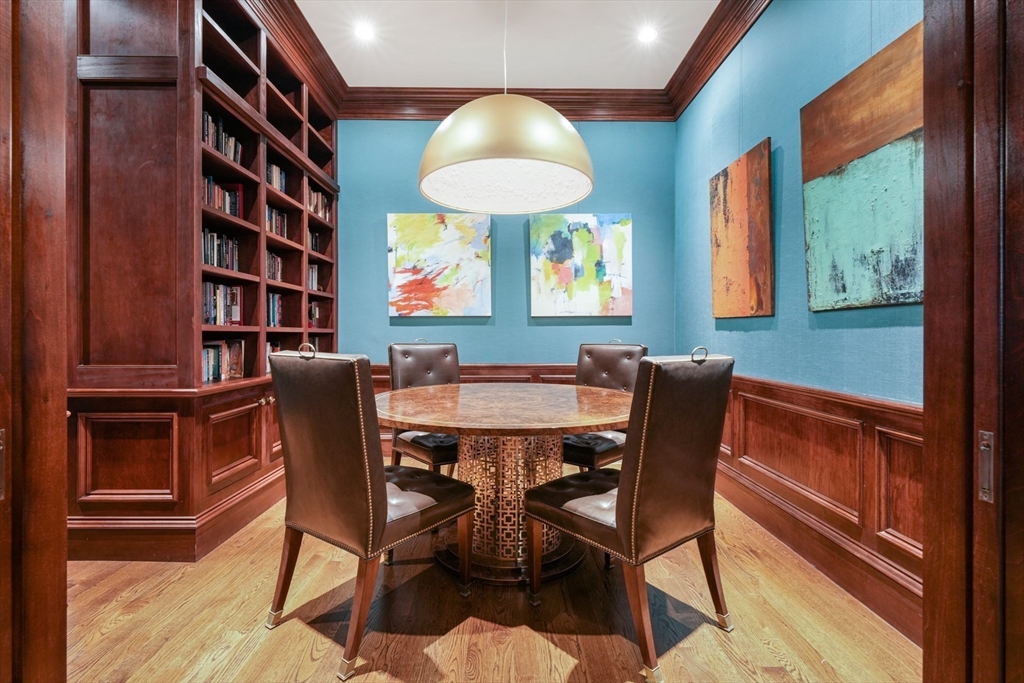 409 Commonwealth Ave, Back Bay