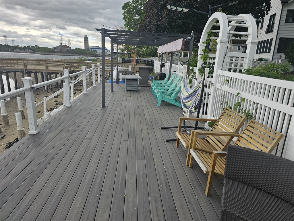 2 Saint Germain, Quincy