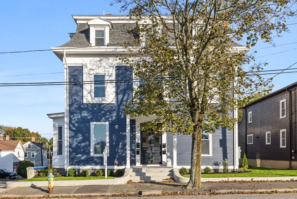 62 Chestnut St, Saugus