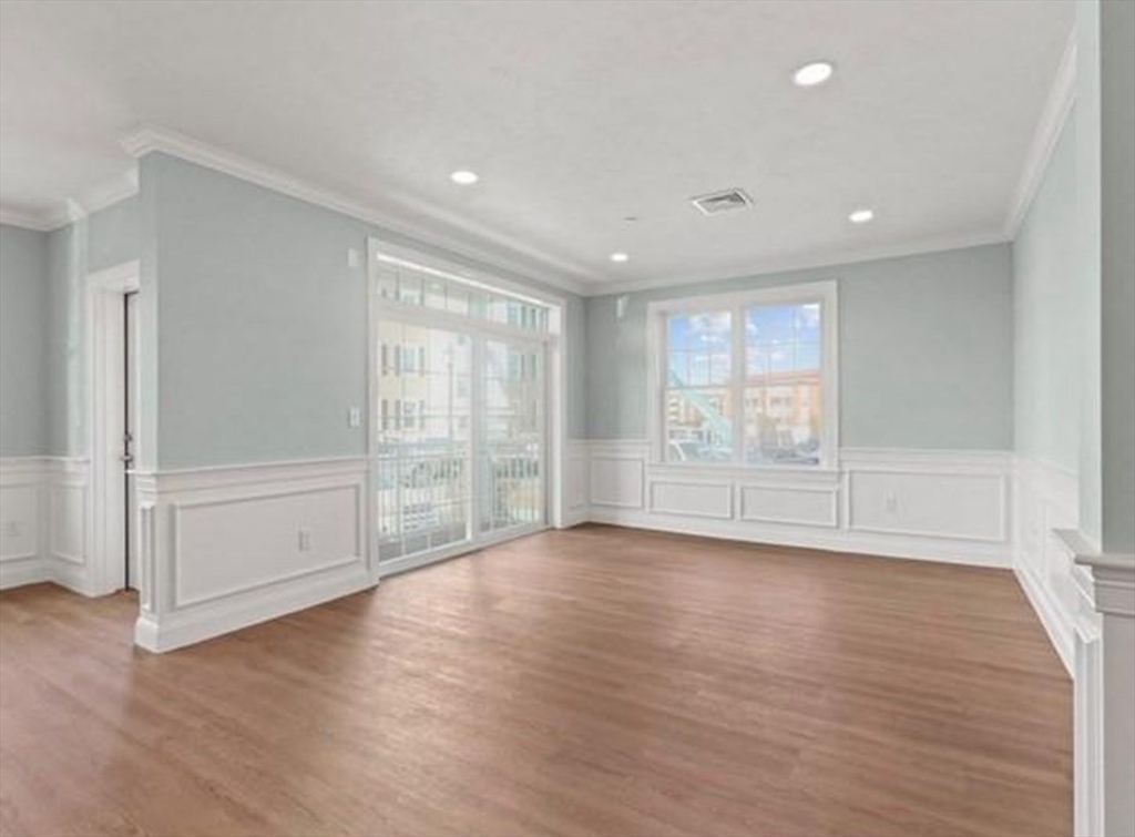 320 Middlesex Ave, Medford